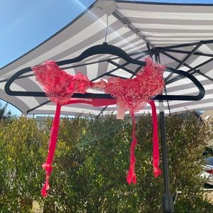NWOT Victoria’s Secret Rhinestone Garter
